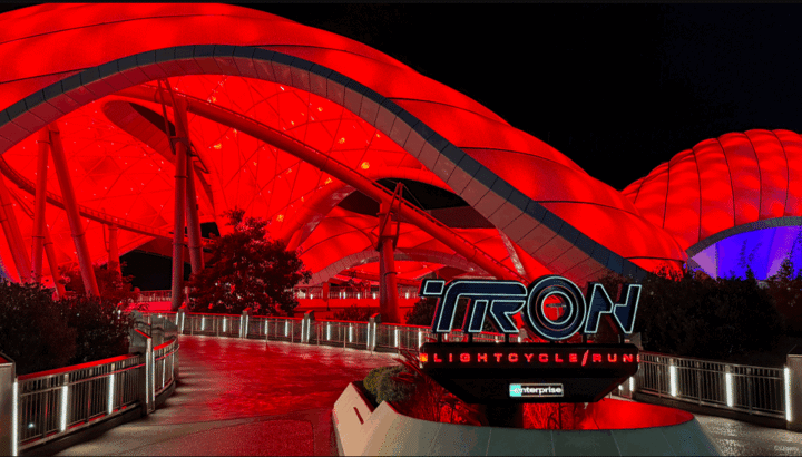 Tron: Ares Tron Lightcycle / Run